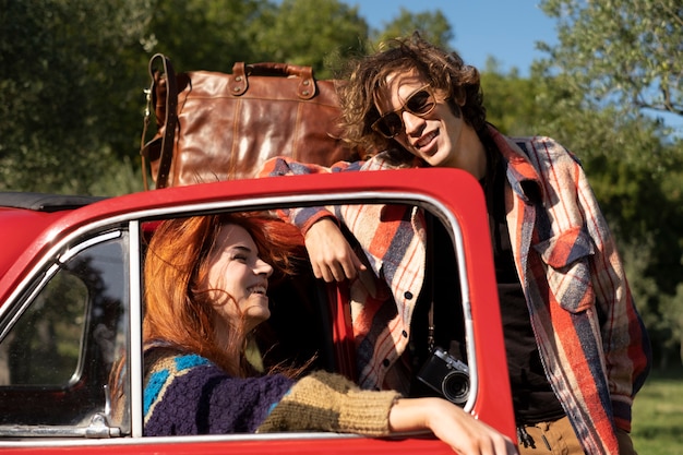 Free photo medium shot couple traveling together