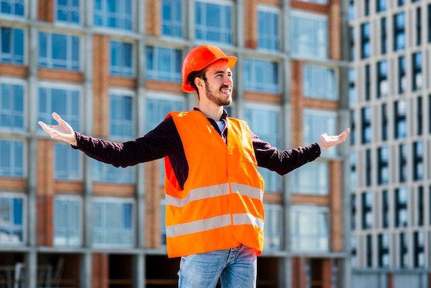 Free Photo medium shot side view of excited architect