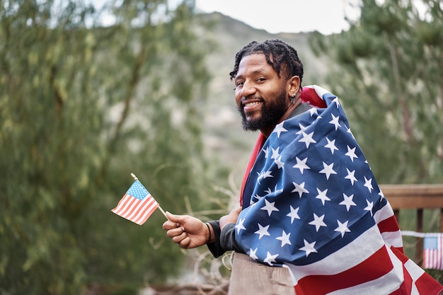 Medium shot smiley man celebrating 4th of july