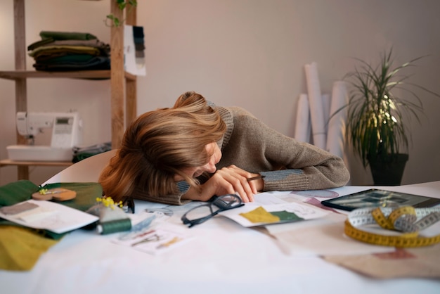 Free photo medium shot woman creating vision board