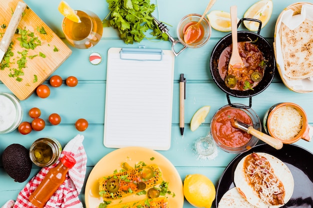 Free Photo mexican food concept with clipboard