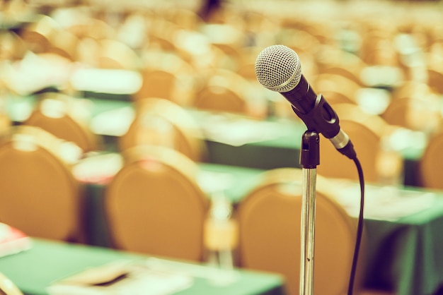 Free Photo microphone in meeting room