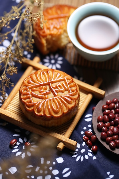 Free photo mid autumn moon cake