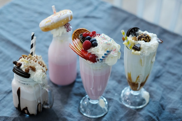 Free photo milkshake with sweets