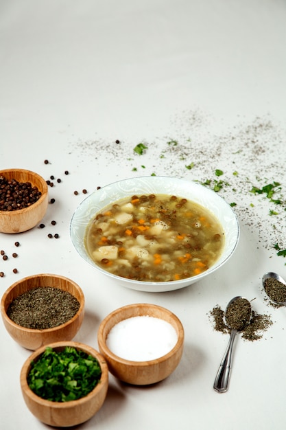 Free photo minestrone soup on the table