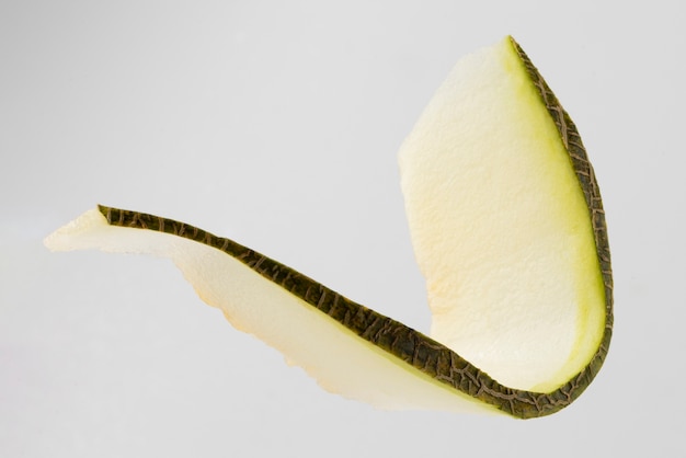 Free photo minimal view of cantaloupe peel