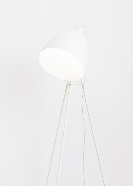 Free photo minimalist white floor lamp