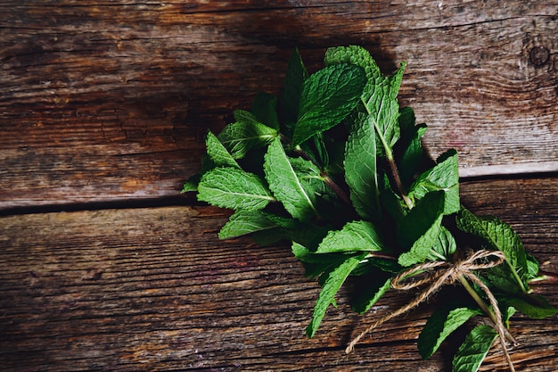 Free photo mint on the table