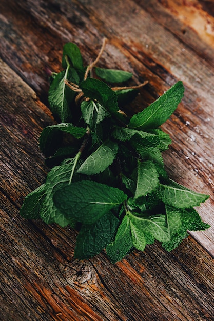 Free photo mint on the table