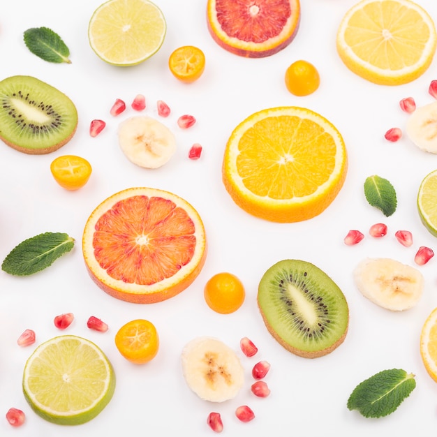 Free Photo mix of slices of fruit