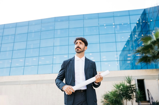 Free photo modern architect in front of building