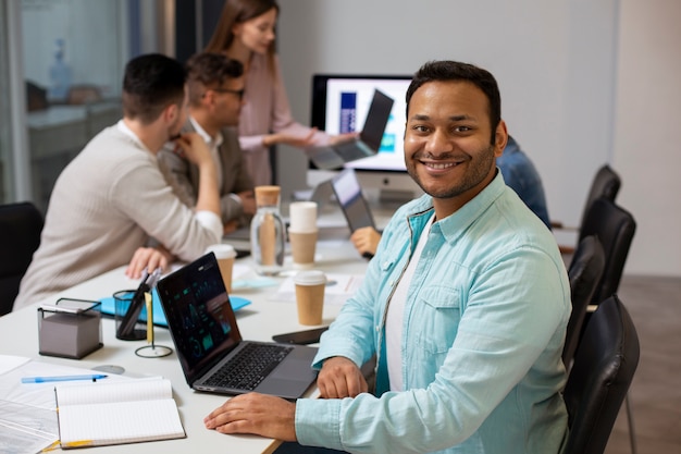 Free Photo modern and equipped computer lab