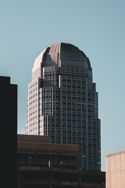 Free photo modern high rise business building touching the sky