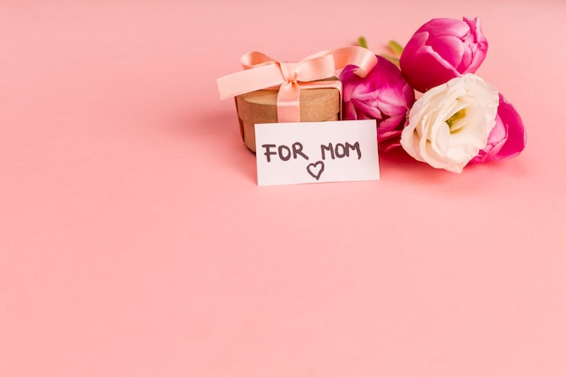 For mom note on small gift box 