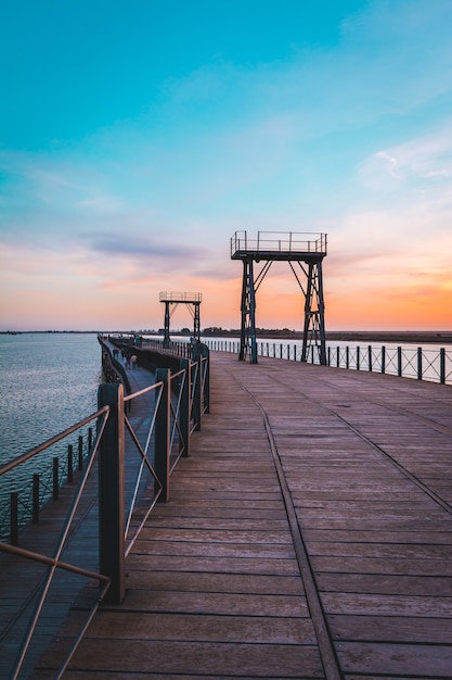 Free Photo muelle del tinto