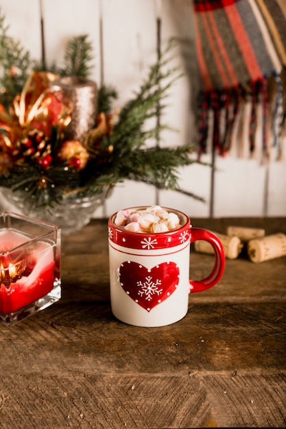 Free photo mug with marshmallows