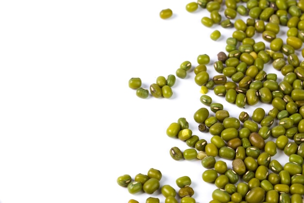 Free photo mung beans isolated on white background