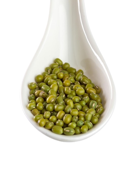 Free photo mung beans isolated on white background