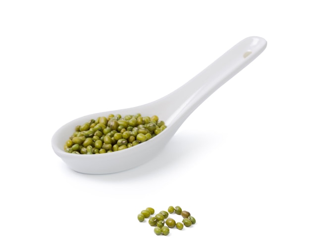 Free photo mung beans isolated on white background