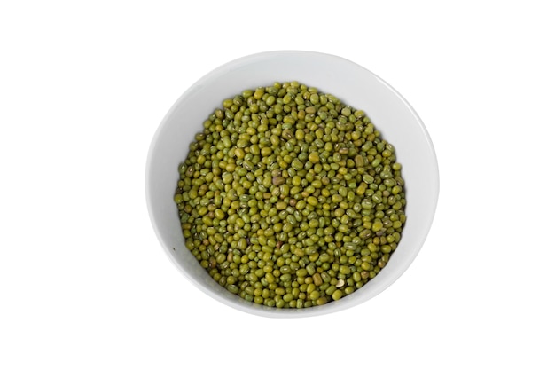 Free photo mung beans isolated on white background