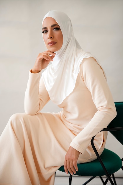 Free photo muslim woman wearing hijab medium shot