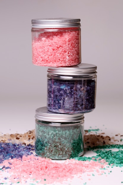 Free photo natural bath salt in a boxes