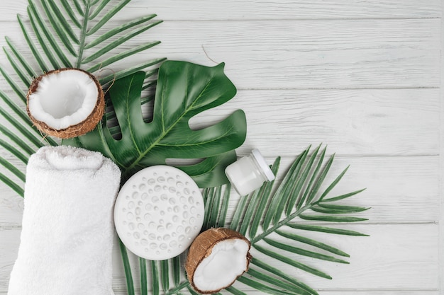 Free photo natural elements for spa with coconut