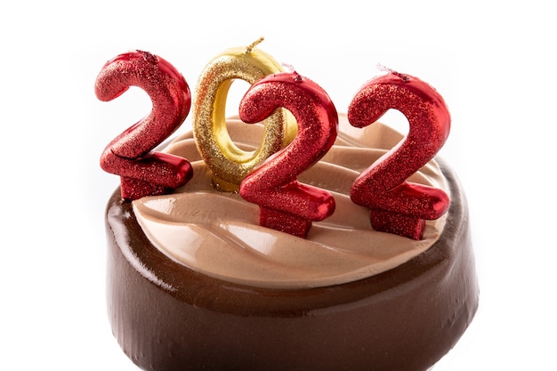 Free photo new year 2022 chocolate cake isolated on white background