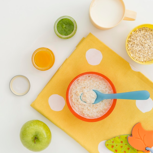 Oat flakes with milk