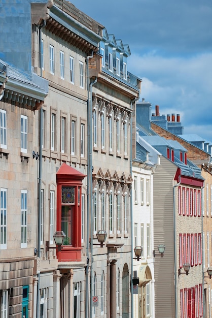 Free photo old buildings in quebec city