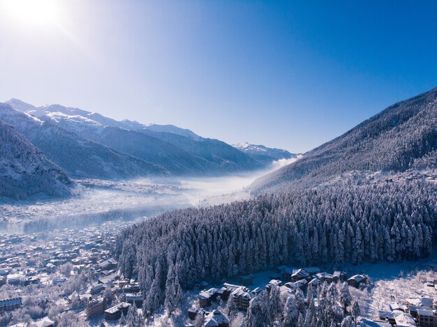 Free photo old-manali covered with fresh snow from the heavy snowfall