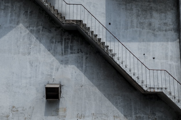 Free Photo old outdoor concrete staircase 