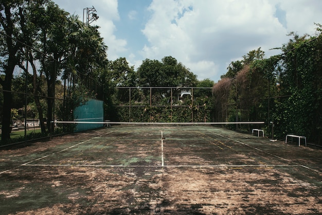 Free photo old tennis court