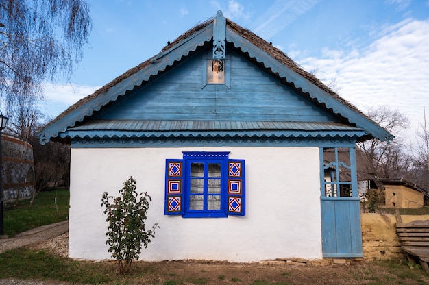 Free photo old wooden house in a village