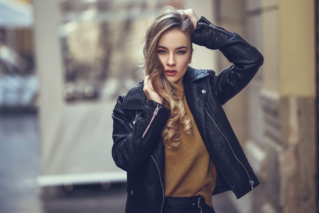 Free photo one beauty female winter fashion