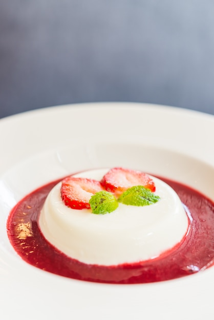 Free photo panna cotta