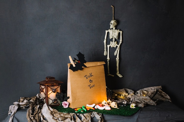 Free photo paper bag, lantern and skeleton