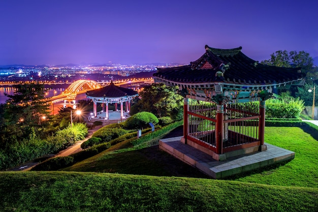 Free photo park and banghwa bridge at night,korea