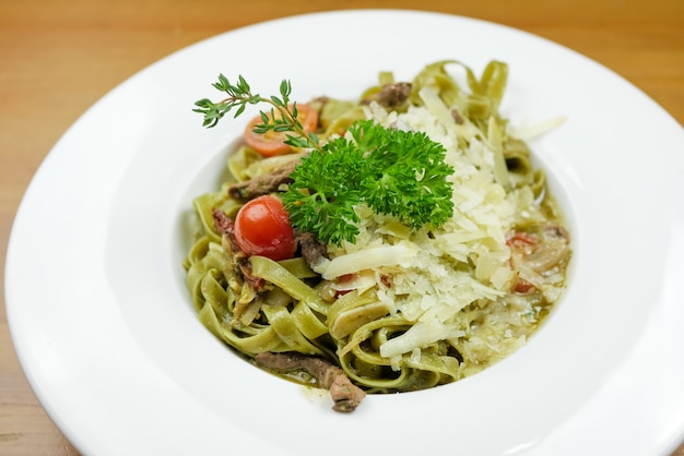 Free photo pasta dish on a restaurant table