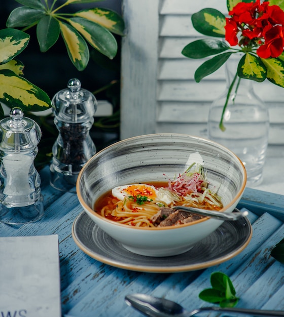 Free photo pasta soup on the table