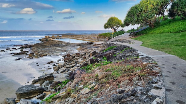 Free Photo path to the sea baths near the pacific ocean