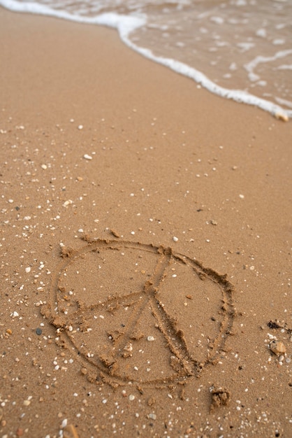 Free photo peaceful water and sand composition