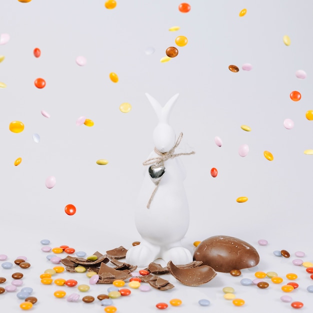 Free Photo pellets galling on rabbit statuette