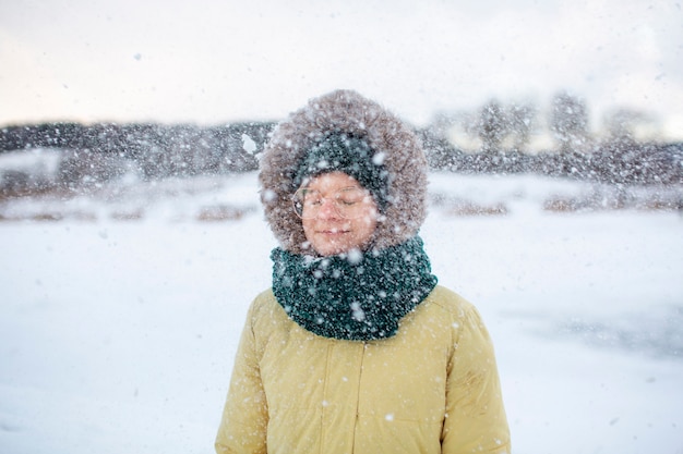 Free photo person having fun in the winter season