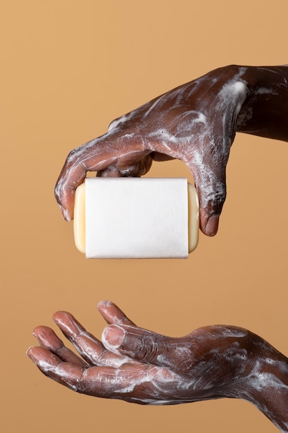 Person washing its hands close-up