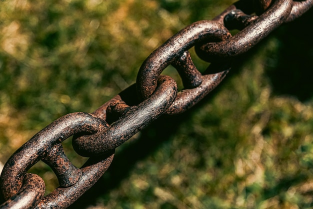 Free Photo photo of chain on stone