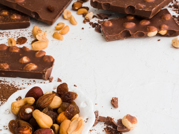 Free photo pieces of chocolate with nuts