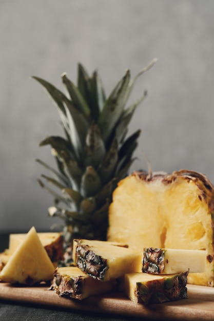 Free photo pineapple slices