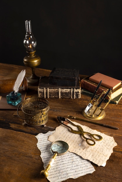 Free Photo pirate artifacts arrangement still life