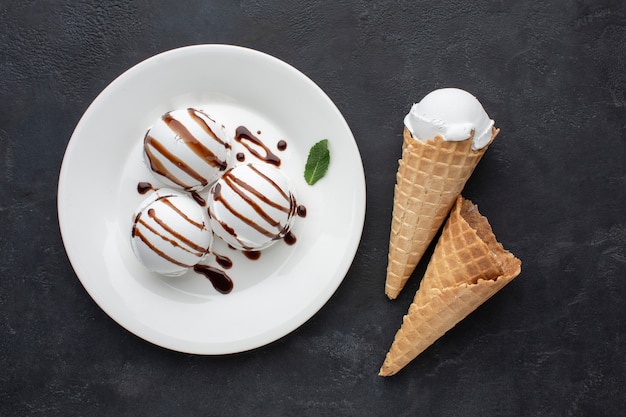 Plate with ice cream cups